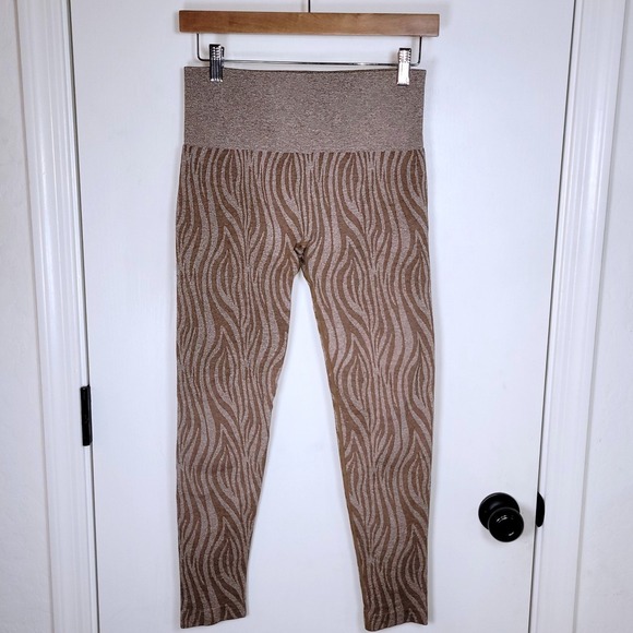 NVGTN Zebra Seamless Mocha Brown Leggings Gym Athleisure Contour Fit Size M - Picture 1 of 8
